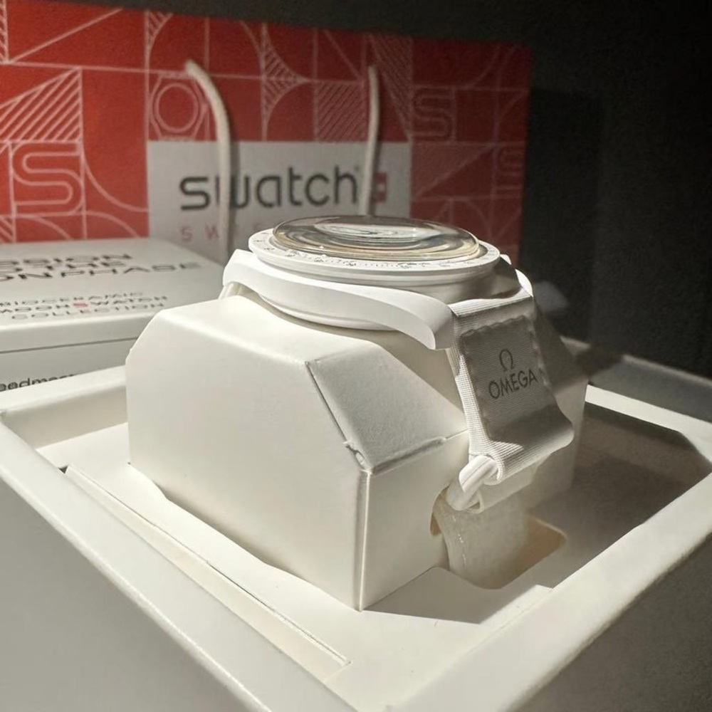 Swatch MoonSwatch Speedmaster White Chronograph Watch - Picture 4 of 10